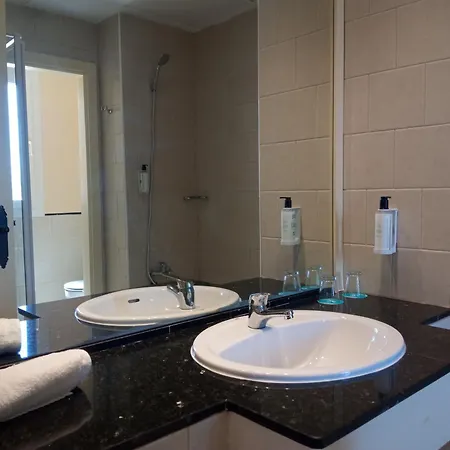 Elio Club 4, Golf & *