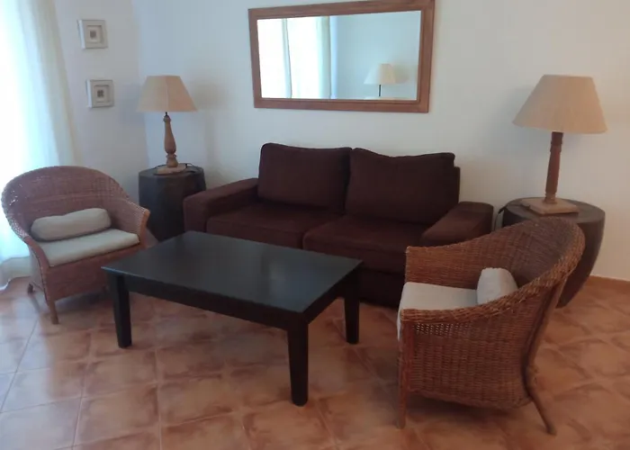 Elio Club 4, Golf & *