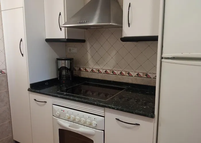 Elio Club 4, Golf & *