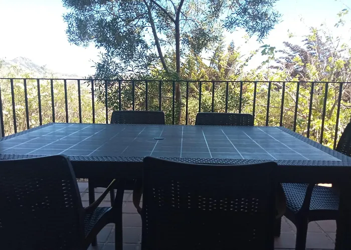 Elio Club 4, Golf & *